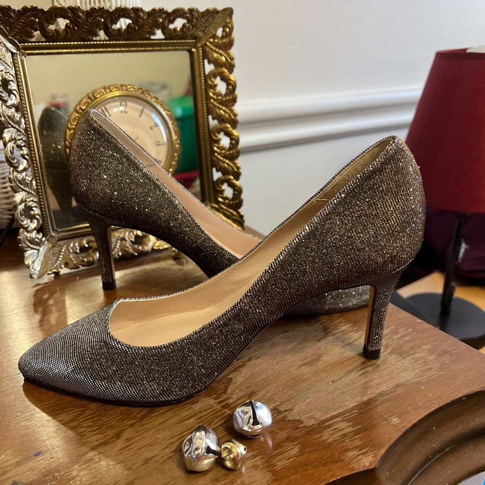 Russell & Bromley Size 36 Sparkle Gold Silver Pumps